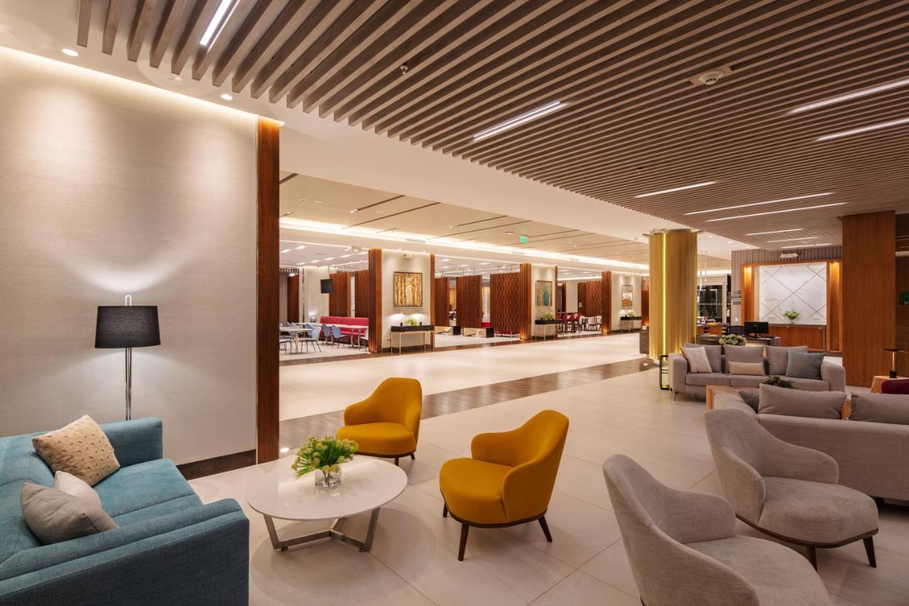 Holiday Inn - Quito Airport By Ihg Tababela Exteriör bild The lobby of the hotel