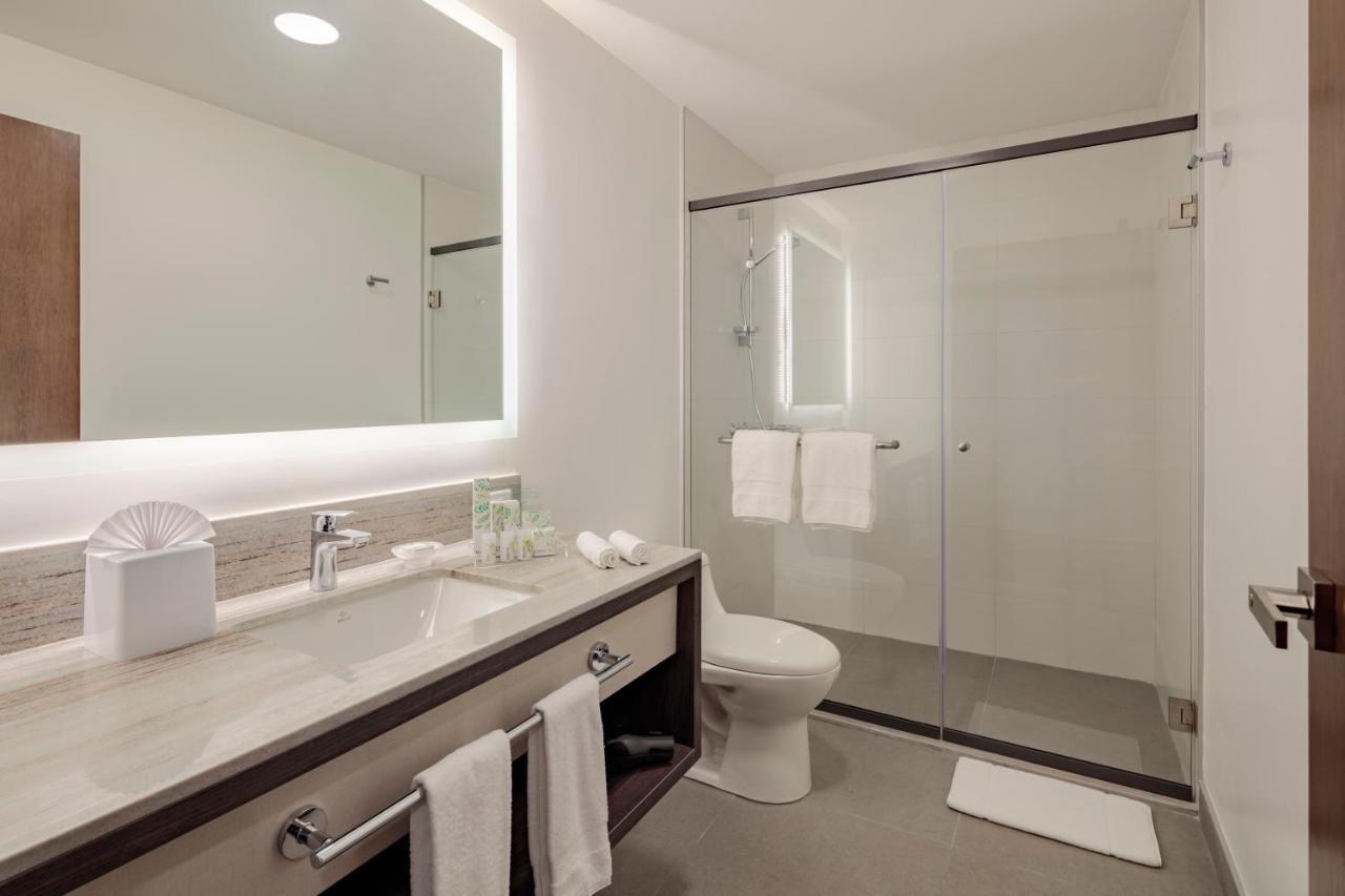 Holiday Inn - Quito Airport By Ihg Tababela Exteriör bild Bathroom