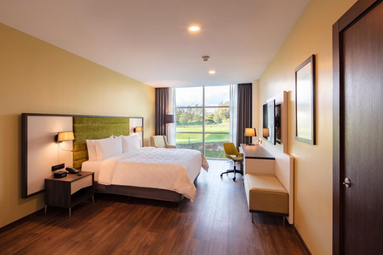 Holiday Inn - Quito Airport By Ihg Tababela Exteriör bild A typical room at the hotel